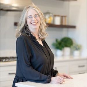 Meet your Posher, Louise